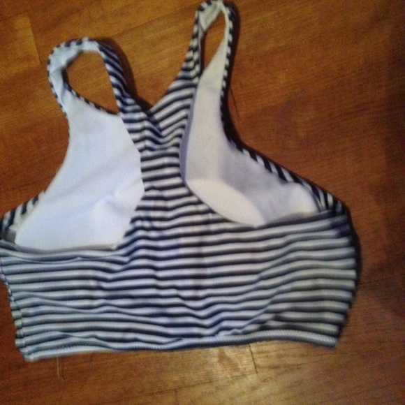 Women workout shirt/sports bra/swim suite top🏋 - Picture 2 of 2